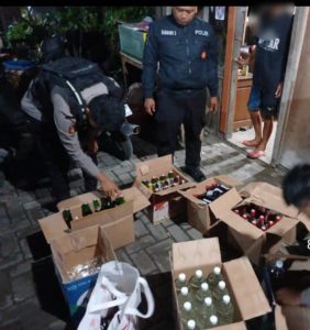 Razia Sat Samapta Polres Demak Amankan Ratusan Botol Miras di Bulan Ramadhan